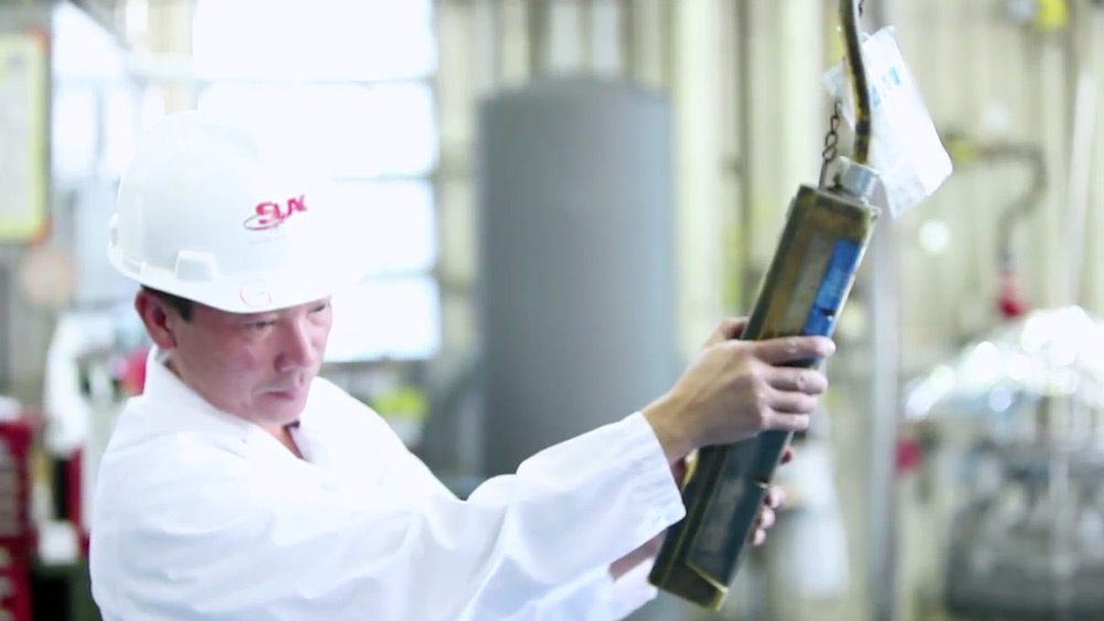 Photo of SLAC Vacuum Microwave Device Division