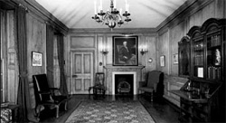 Sir Isaac Newton's living room