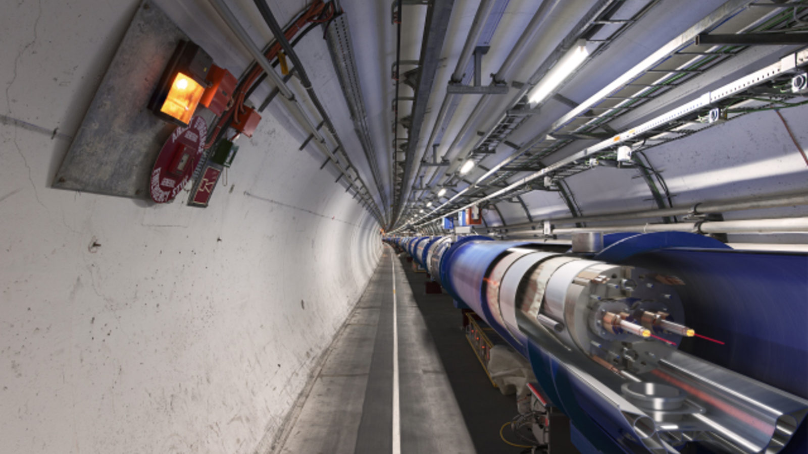 Photo of 3D cut of LHC dipole