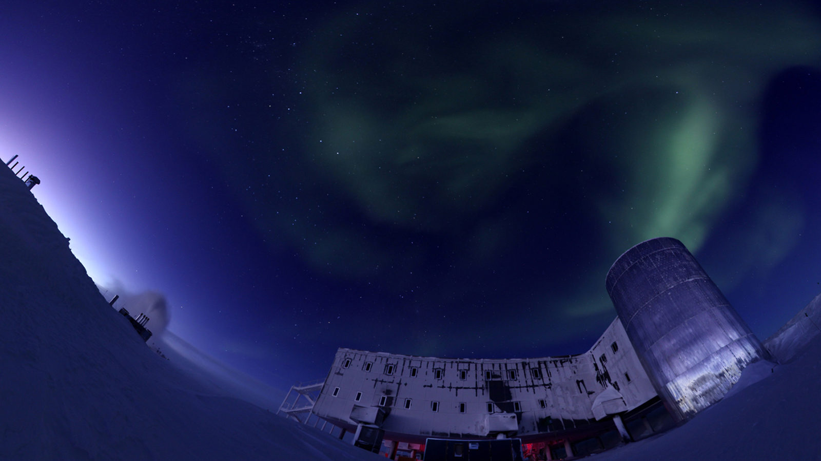 Photo of South Pole Telescope southern lights