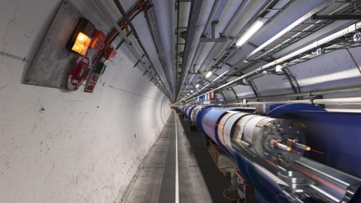 Photo of 3D cut of LHC dipole