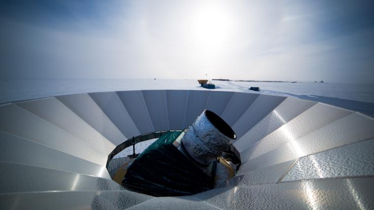 Photo of the BICEP3 telescope at the South Pole